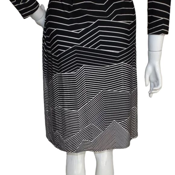 BCBGMAXAZRIA Wrap Dress, S, Adele/Chevron Print, Black/White, Long sleeves - Picture 9 of 13